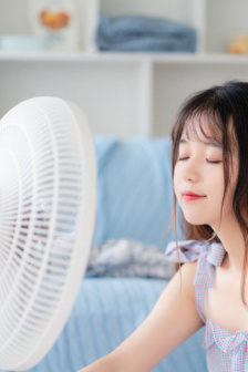 双腿打开吮花蒂
